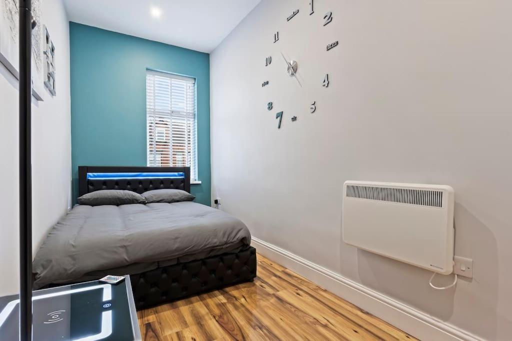 Villa Bella'S House 12Mins Bus To Motor Point Arena Free Street Parking Nottingham Esterno foto
