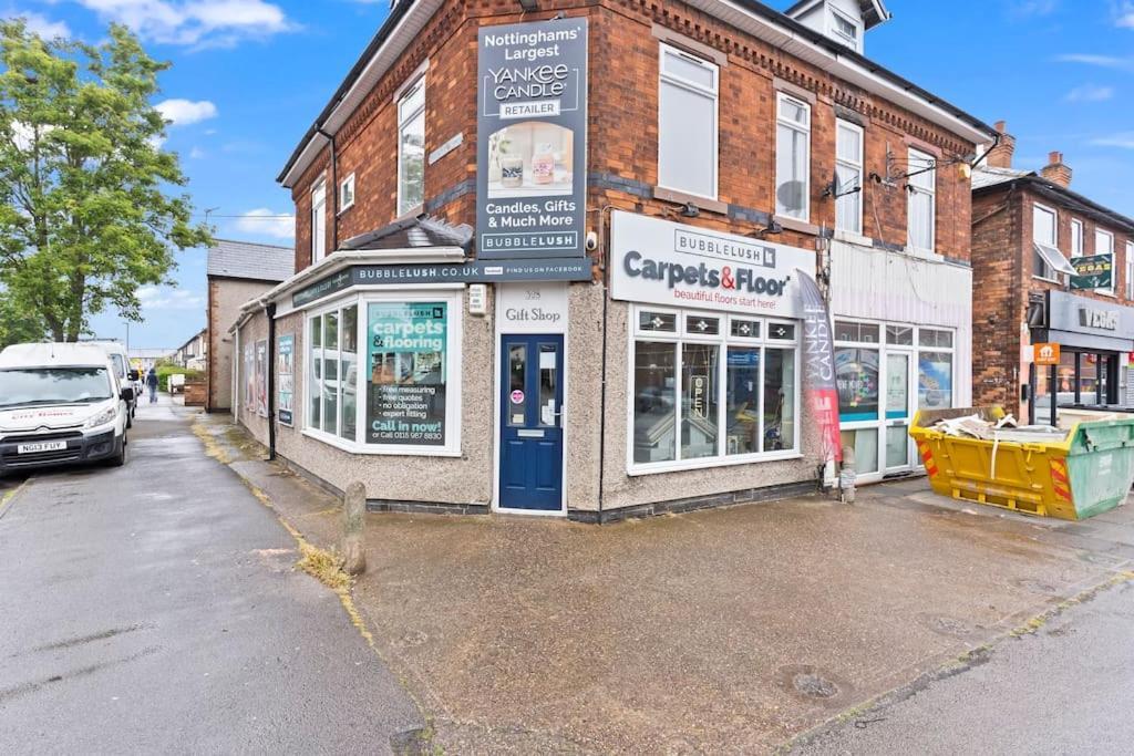 Villa Bella'S House 12Mins Bus To Motor Point Arena Free Street Parking Nottingham Esterno foto